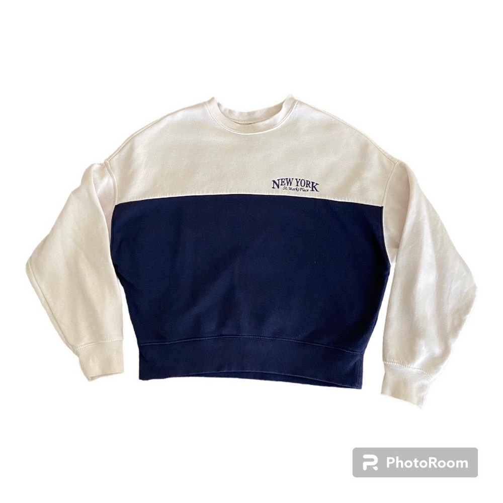 H&M New York blue and white sweatshirt